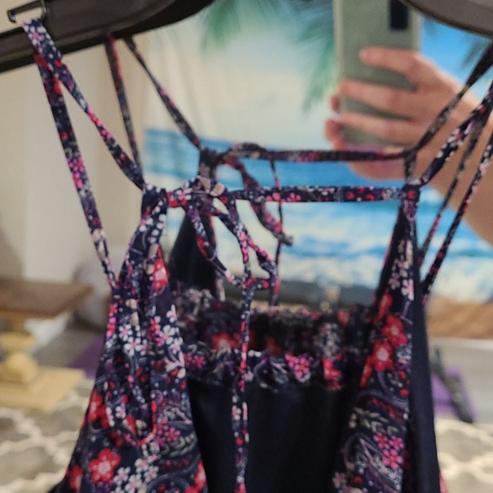 Dress - Picture 9 of 10